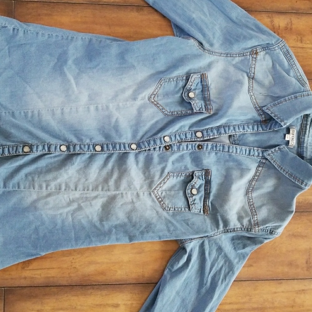Button down - Picture 4 of 4